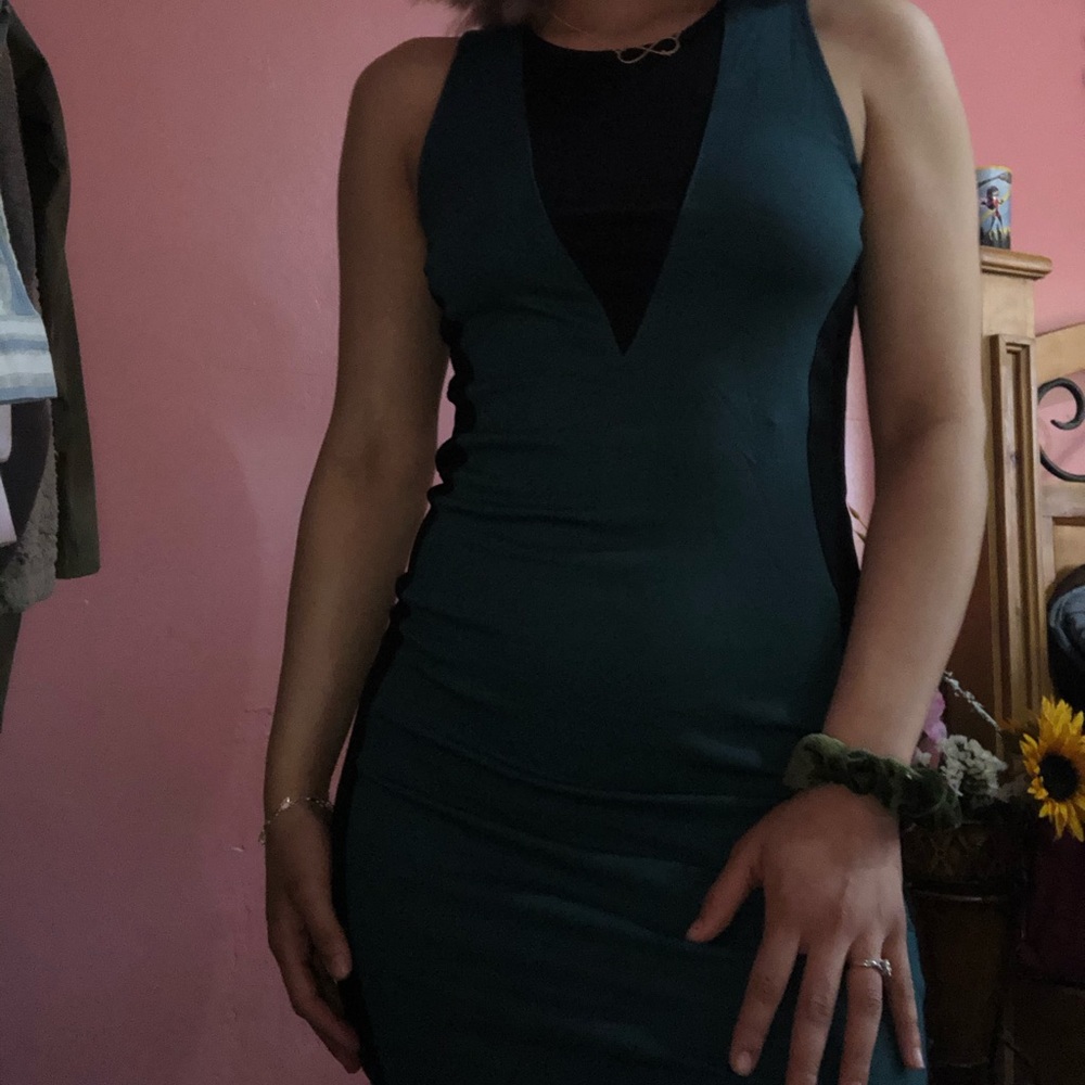 Dress - Picture 3 of 3
